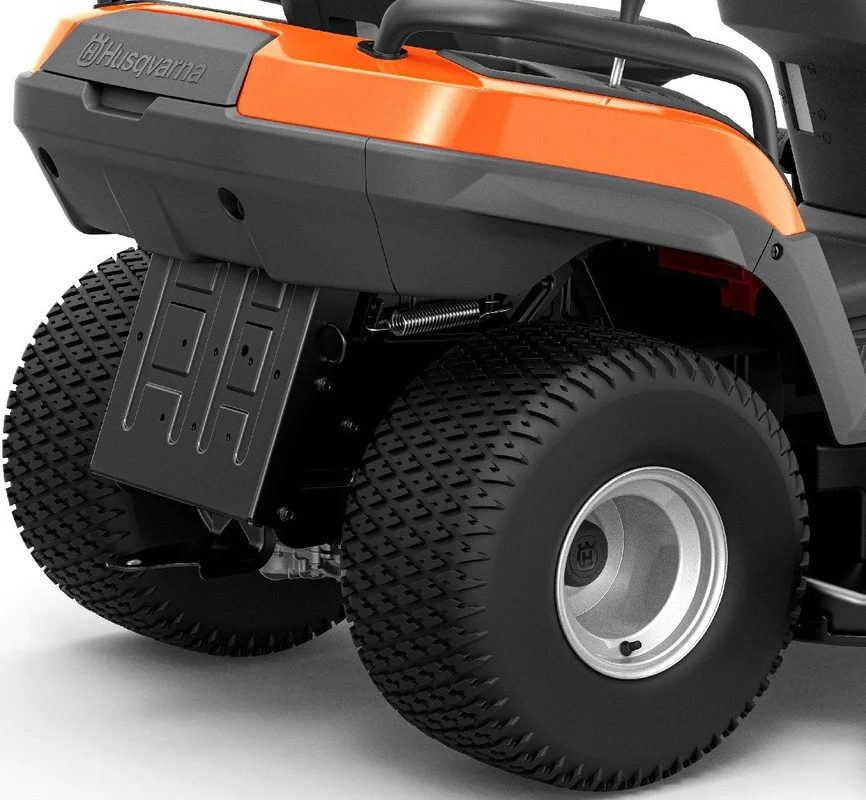Husqvarna TS 220T – Benzin-Aufsitzmäher 108 cm mit 708-cm³-Zweizylindermotor – Bild 3